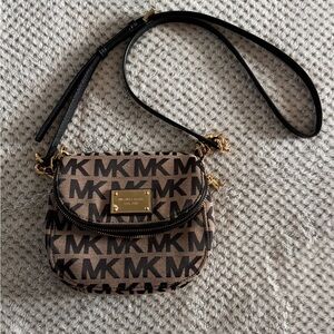 Michaels Kors Jet Set Crossbody Michael Kors Crossbody.